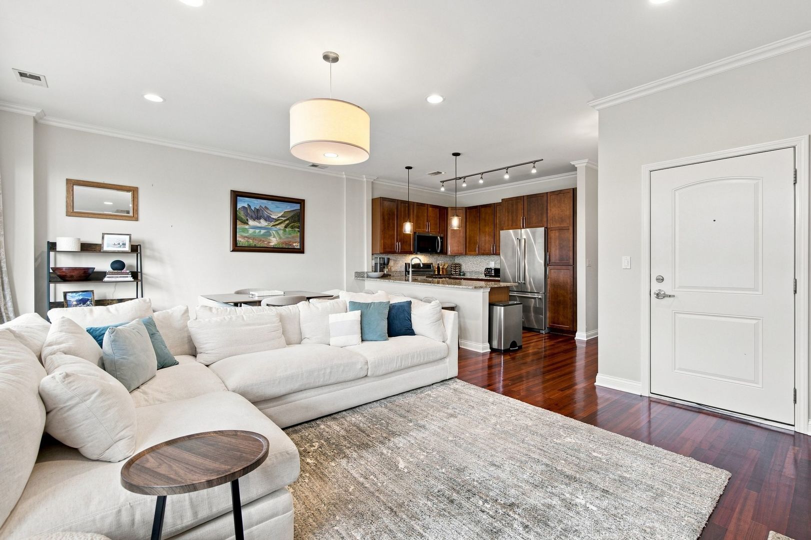 1925 West Irving Park Road, Unit 3 Chicago, IL 60613 - Photo 9 of 34 Gallery Image 9