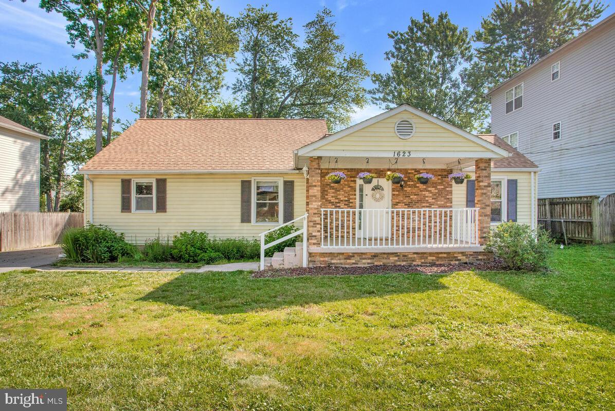1623 Ruxton Road Edgewater, MD 21037 - Photo 1 of 29