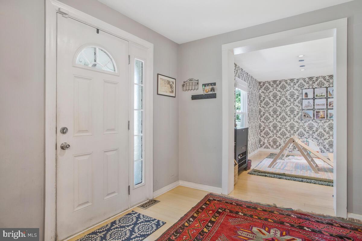 1623 Ruxton Road Edgewater, MD 21037 - Photo 7 of 29
