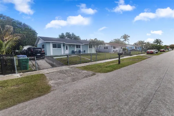 a view of outdoor space yard and patio