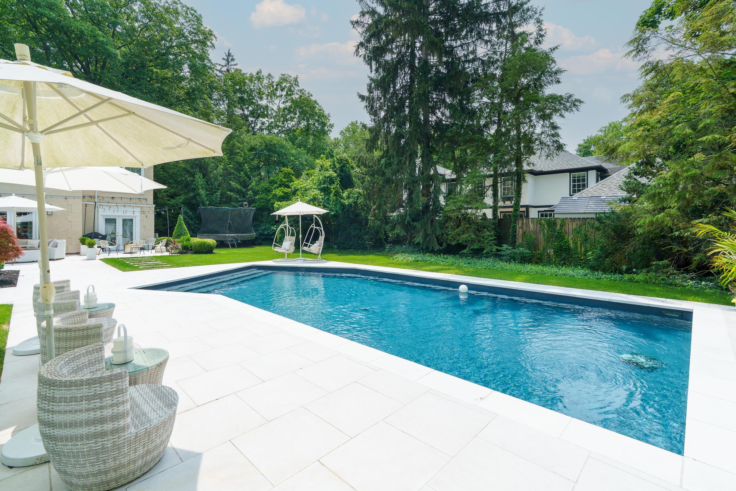 233 Preston Road Columbus, OH 43209 - Photo 63 of 81 Heated Inground Pool
