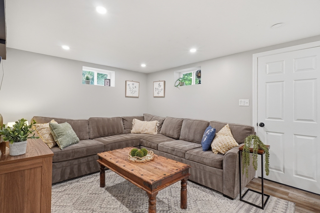 2 Fairmeadow Road Wilmington, MA 01887 - Photo 24 of 34 Gallery Image 24