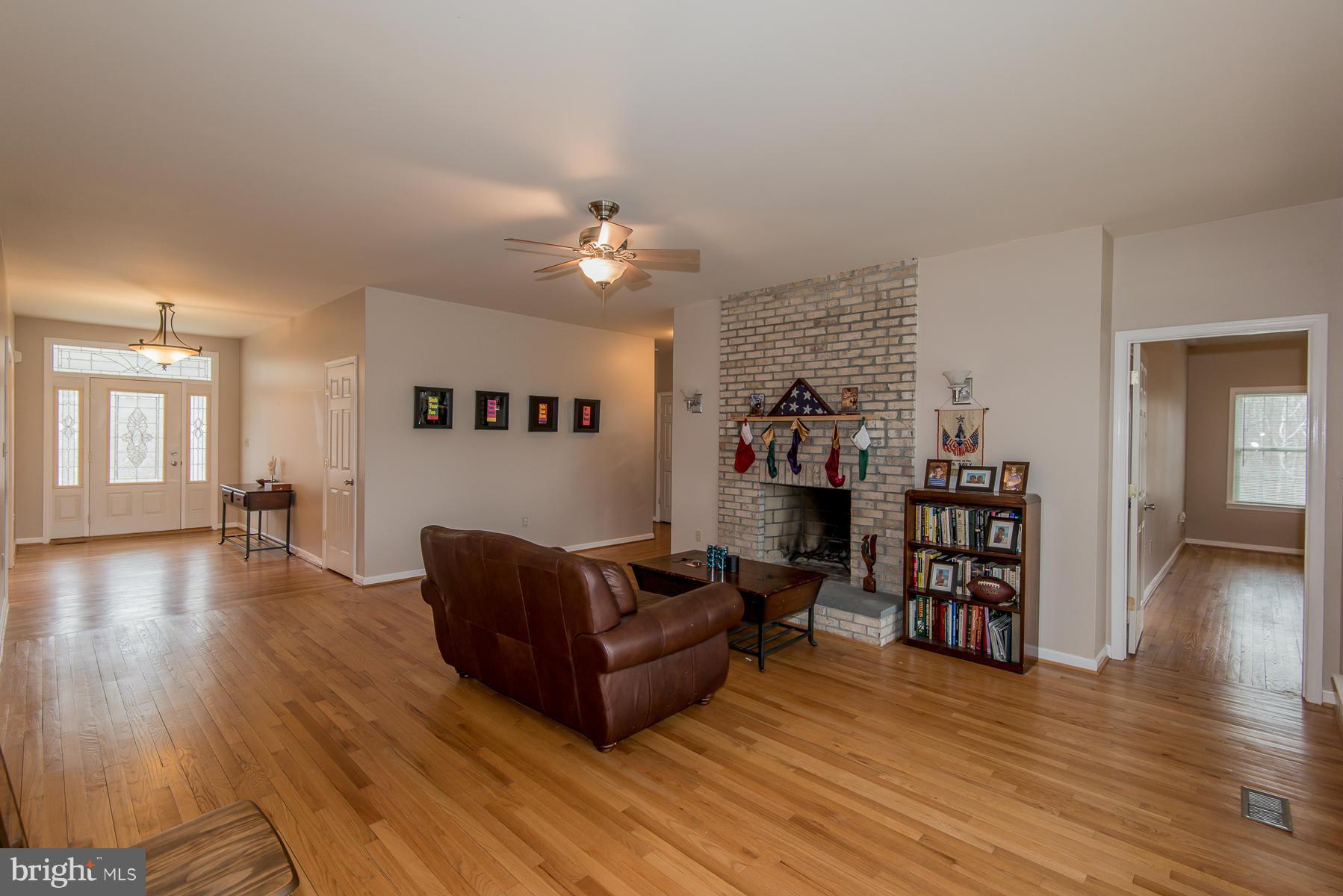 12751 Liberty Road Mount Airy, MD 21771 - Photo 12 of 28 Living Room