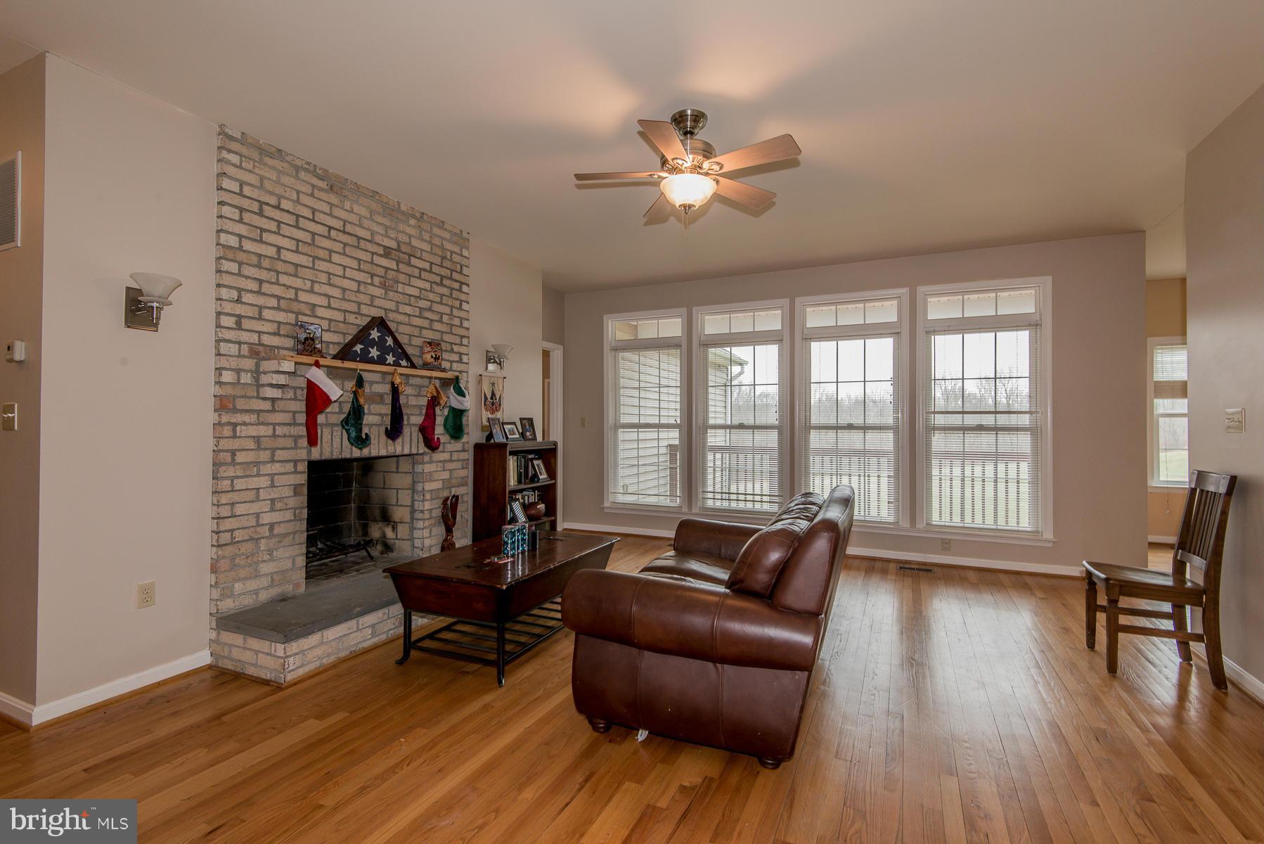 12751 Liberty Road Mount Airy, MD 21771 - Photo 4 of 28 Living Room