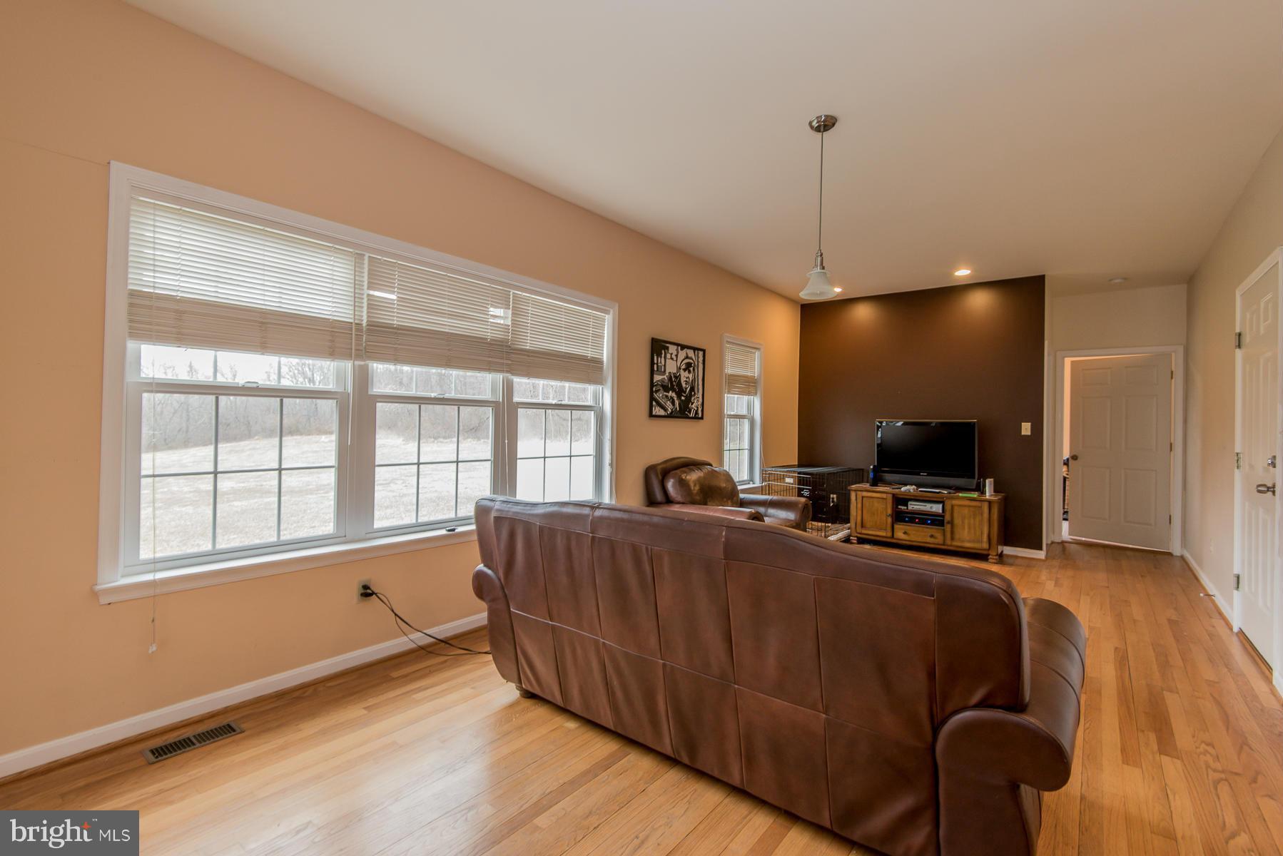 12751 Liberty Road Mount Airy, MD 21771 - Photo 9 of 28 Family Room