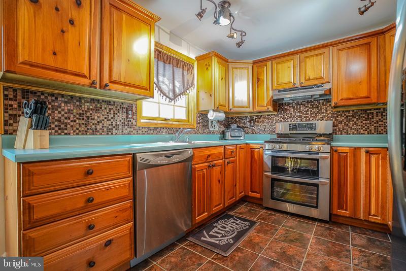 3344 Chesterfield Road Philadelphia, PA 19114 - Photo 12 of 42 Gallery Image 12
