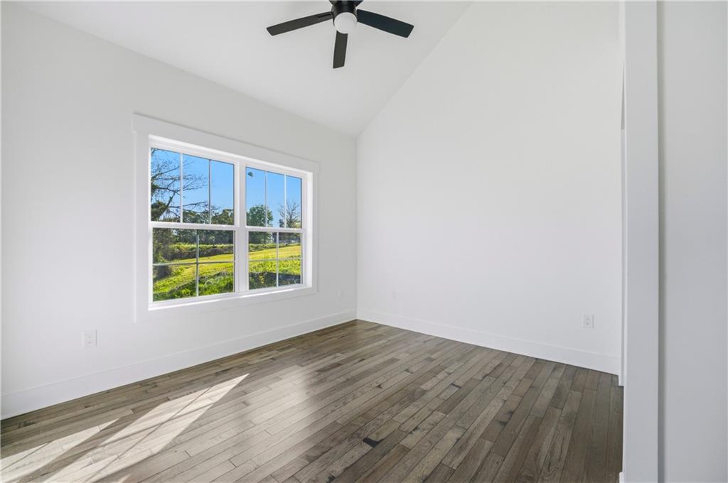 358 St Johns Avenue Southwest Atlanta, GA 30315 - Photo 33 of 35 an empty room with a window