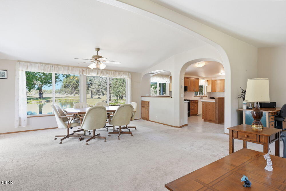 62765 Stenkamp Road Bend, OR 97701 - Photo 10 of 47