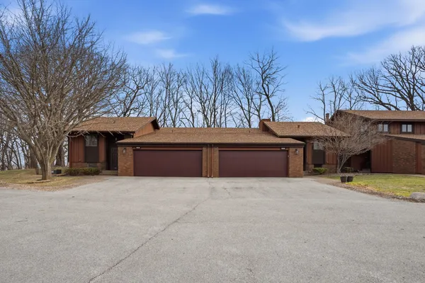 $235,000 | 4828 6th Ave Drive, Moline, IL 61265
