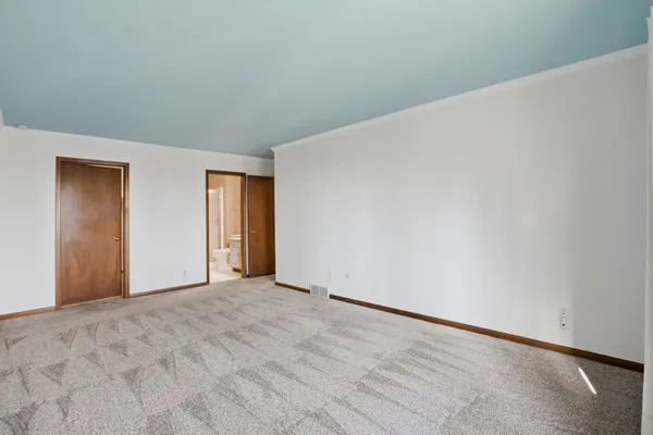 $235,000 | 4828 6th Ave Drive, Moline, IL 61265