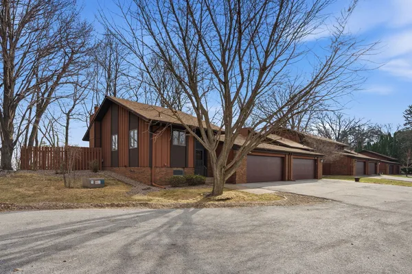 $235,000 | 4828 6th Ave Drive, Moline, IL 61265