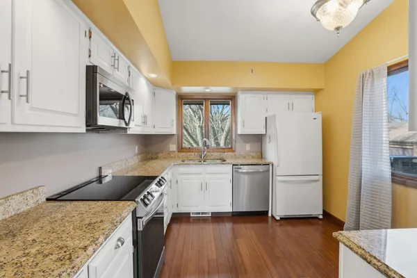 $235,000 | 4828 6th Ave Drive, Moline, IL 61265