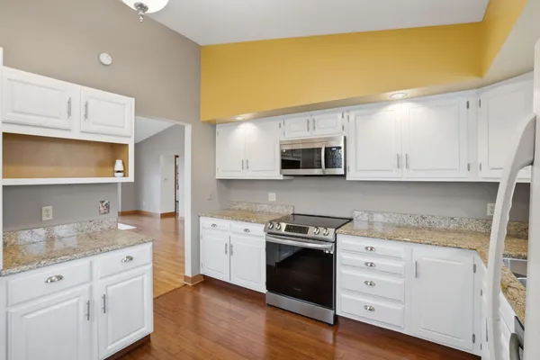 $235,000 | 4828 6th Ave Drive, Moline, IL 61265