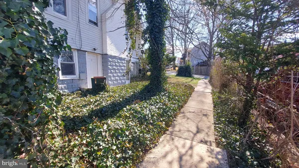 $1,085 | 228 Manor Circle, Unit 7, Takoma Park, MD 20912