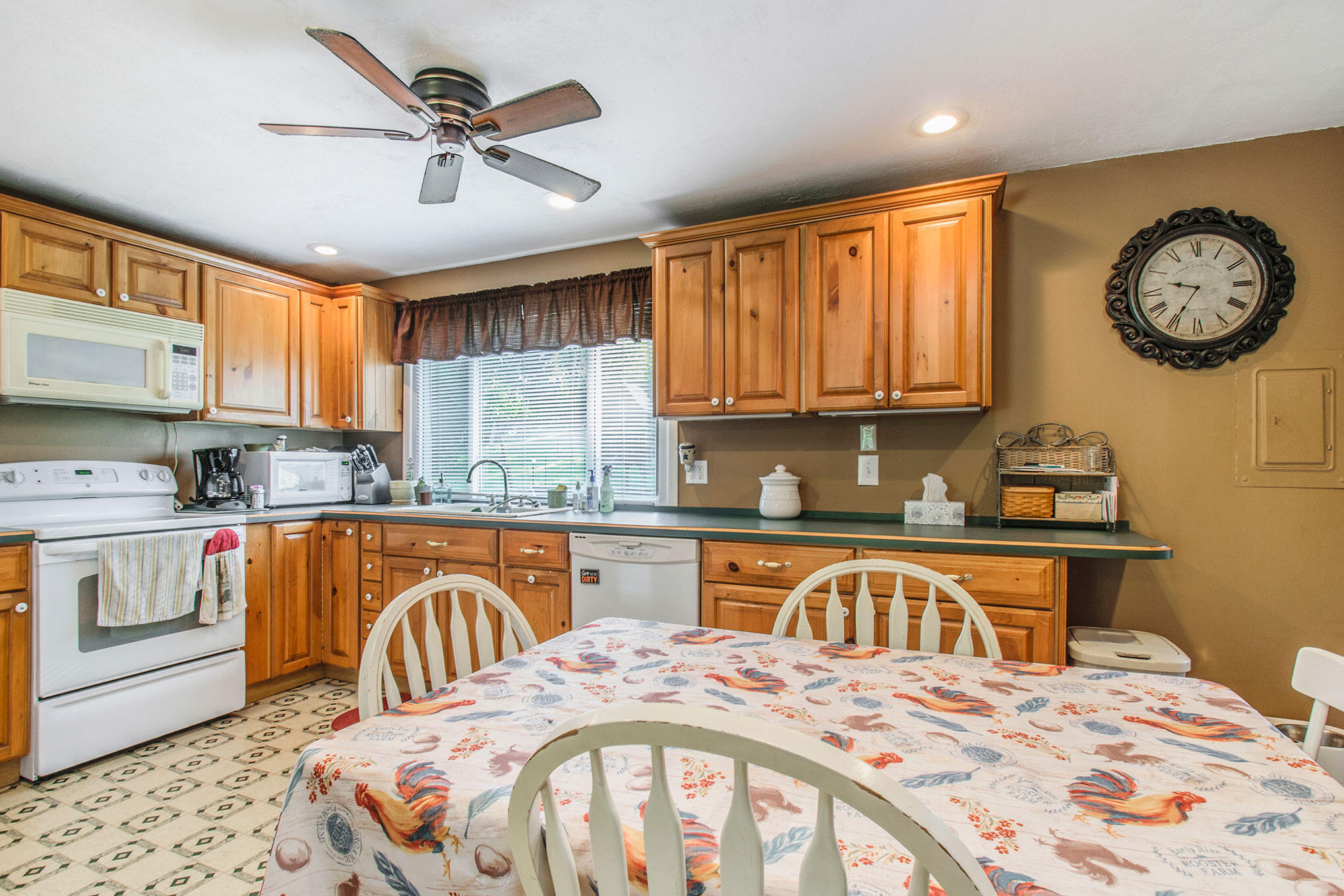 68727 Birch Road Jones, MI 49061 - Photo 7 of 20 DSC_4713