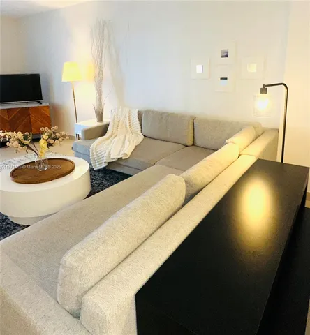 $3,750 | 2301 Collins Avenue, Unit 420, Miami Beach, FL 33139