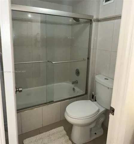 $3,750 | 2301 Collins Avenue, Unit 420, Miami Beach, FL 33139