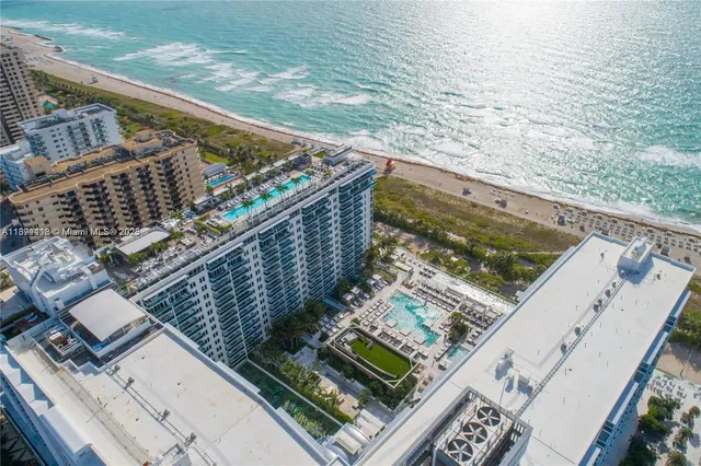 $3,750 | 2301 Collins Avenue, Unit 420, Miami Beach, FL 33139
