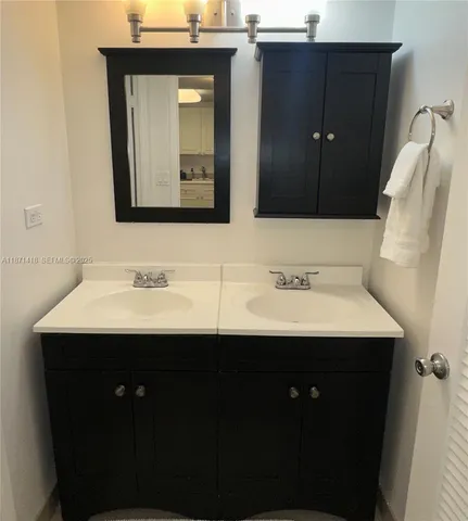 $3,750 | 2301 Collins Avenue, Unit 420, Miami Beach, FL 33139