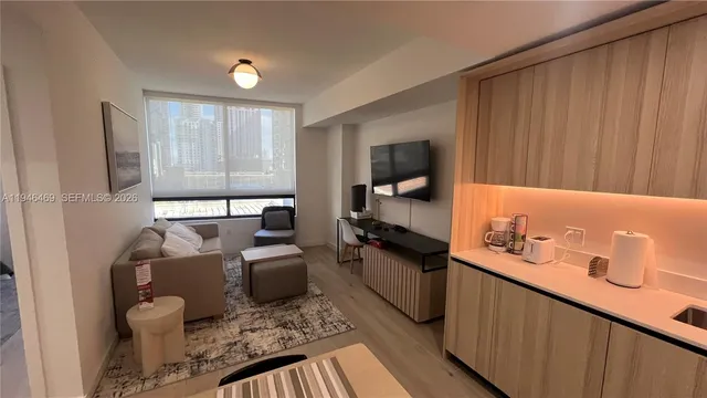 $930,000 | 225 North Miami Avenue, Unit 905, Miami, FL 33128