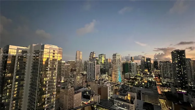 $930,000 | 225 North Miami Avenue, Unit 905, Miami, FL 33128