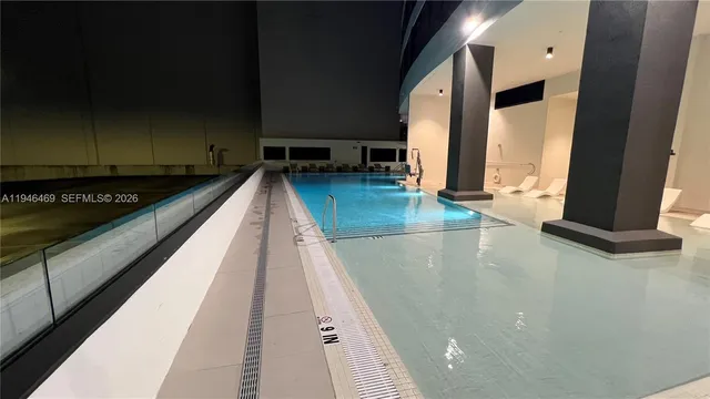 $930,000 | 225 North Miami Avenue, Unit 905, Miami, FL 33128