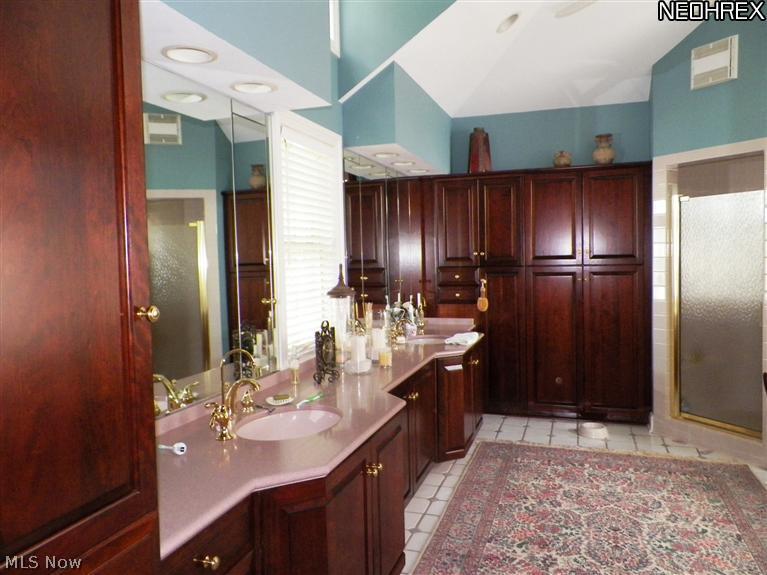 2730 North Bluff Ridge Drive Port Clinton, OH 43452 - Photo 17 of 25 The Master Bathroom.