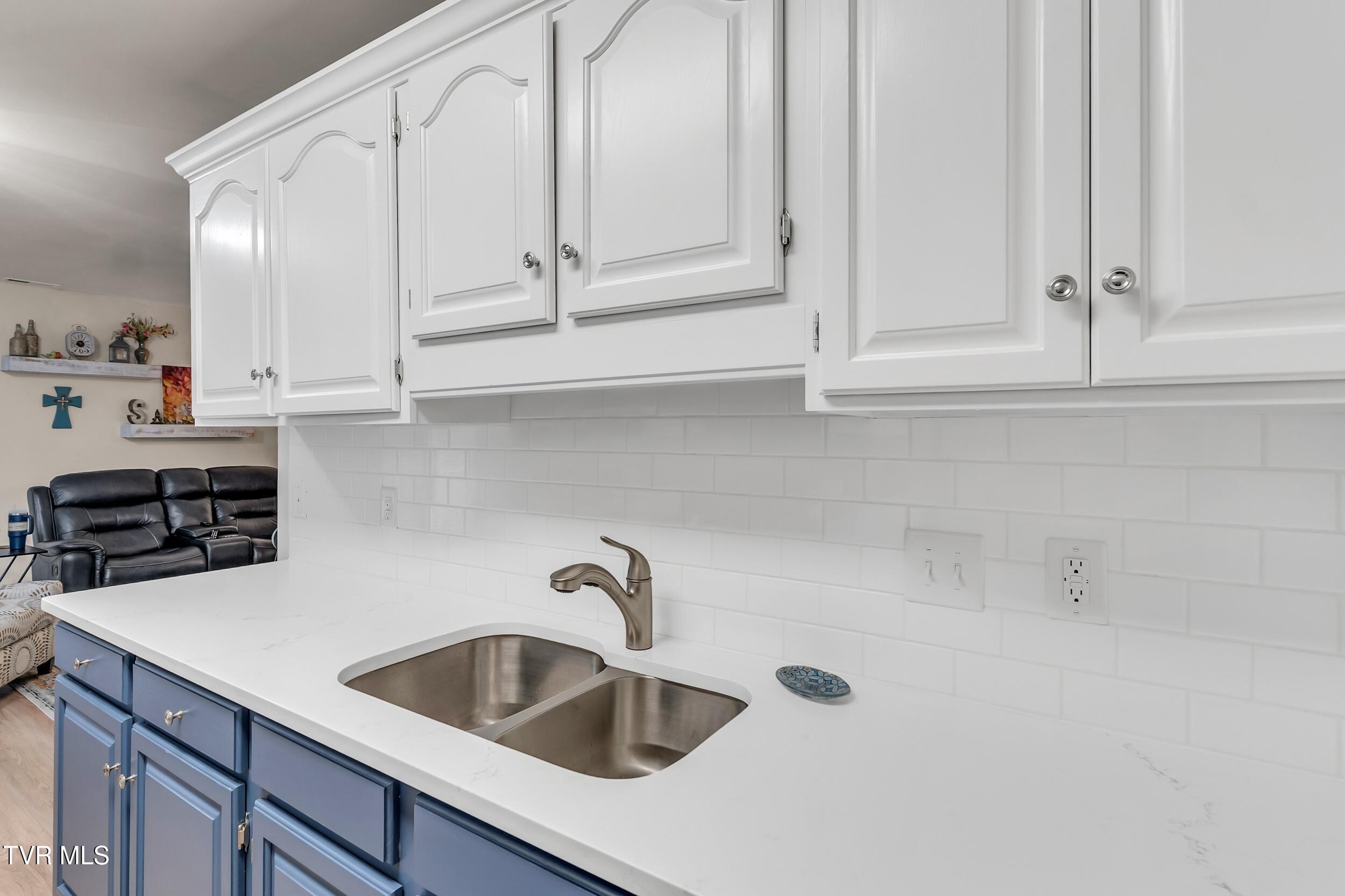 2700 Indian Ridge Road, Unit 43 Johnson City, TN 37604 - Photo 13 of 28 13_arw06807