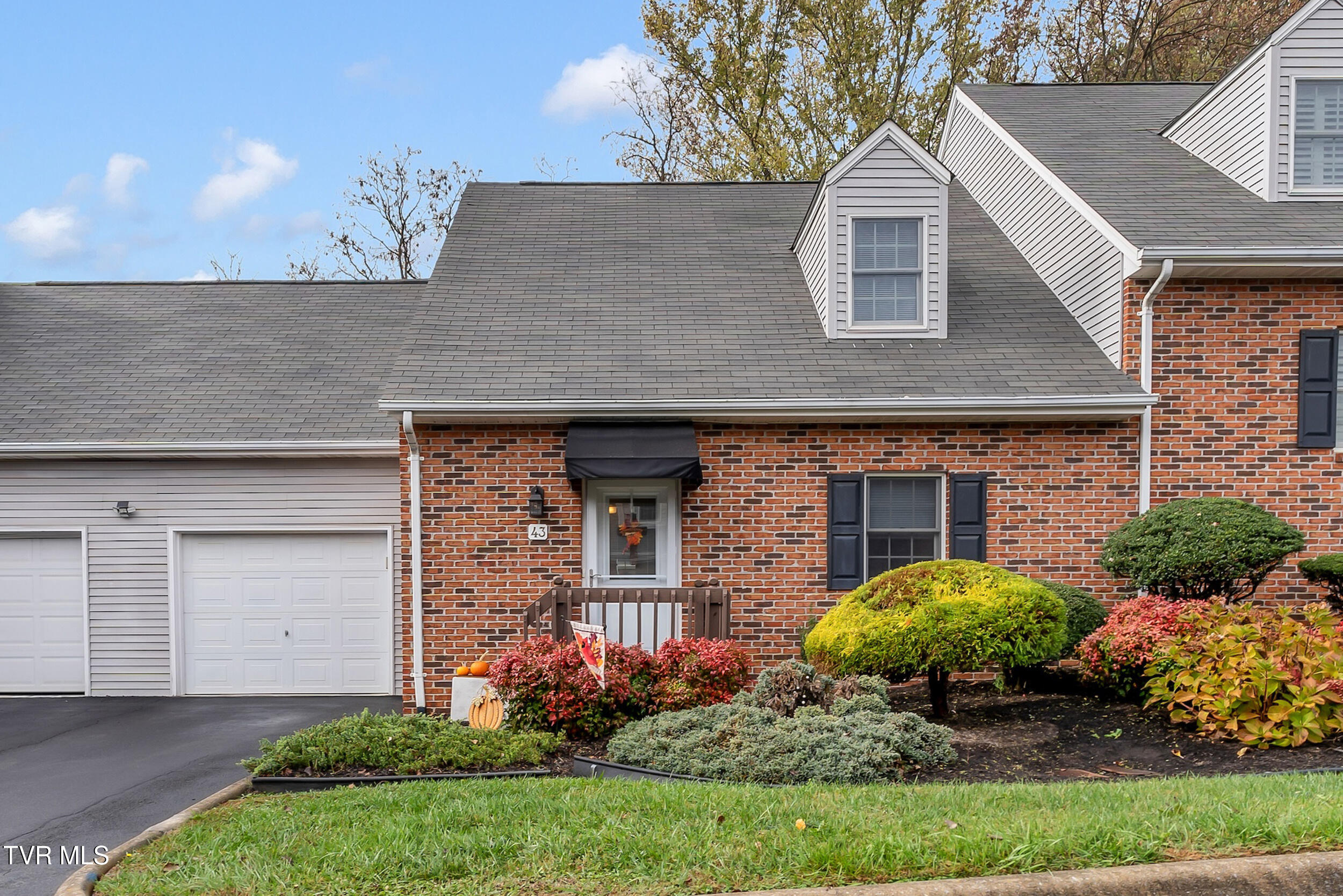 2700 Indian Ridge Road, Unit 43 Johnson City, TN 37604 - Photo 3 of 28 3_arw067890