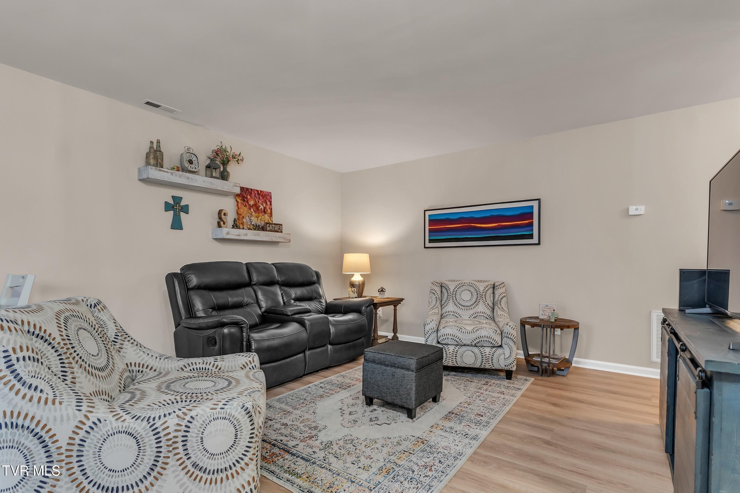 2700 Indian Ridge Road, Unit 43 Johnson City, TN 37604 - Photo 9 of 28 9_arw06819