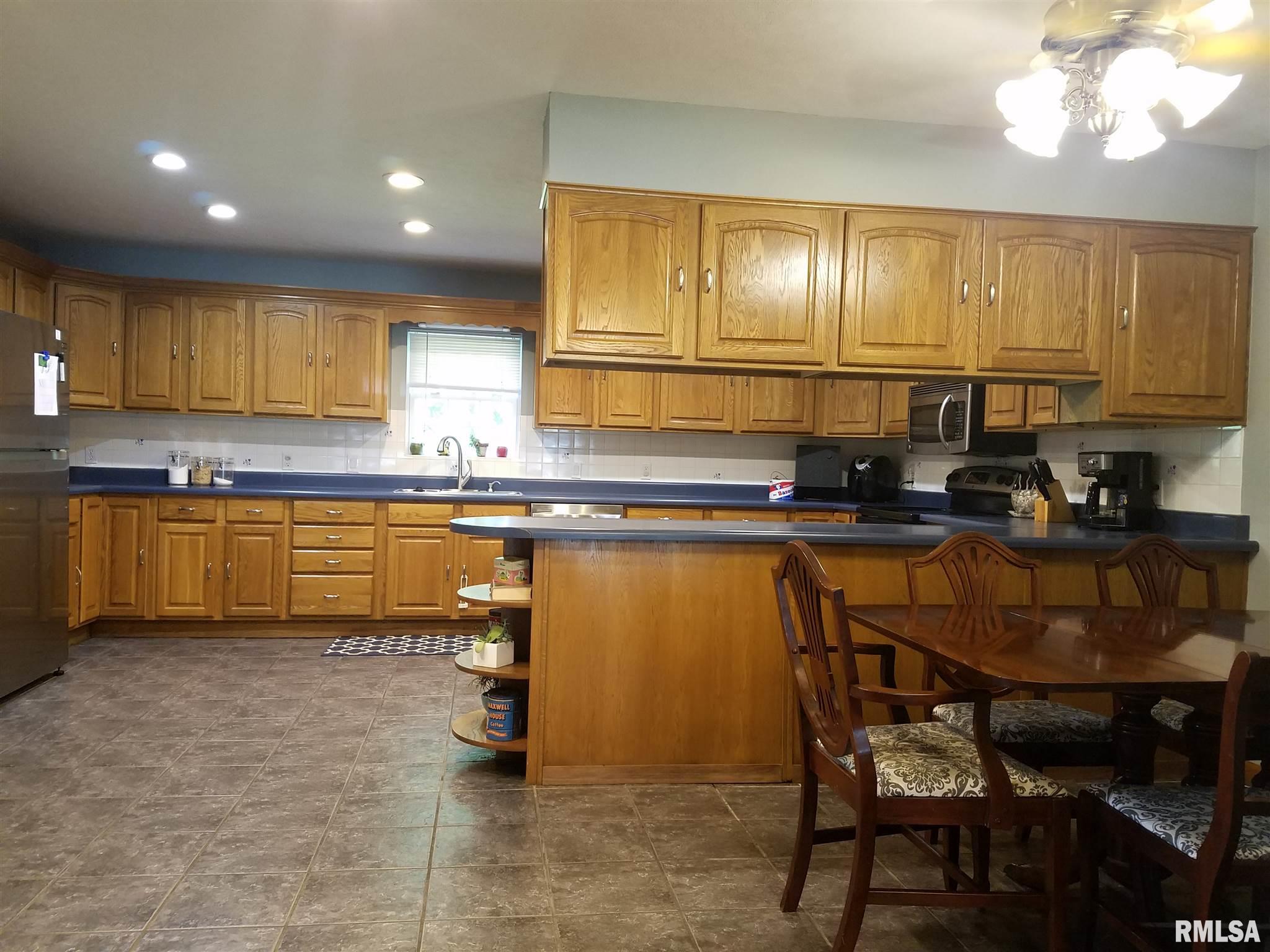 703 South Main Street Belle Rive, IL 62810 - Photo 13 of 18