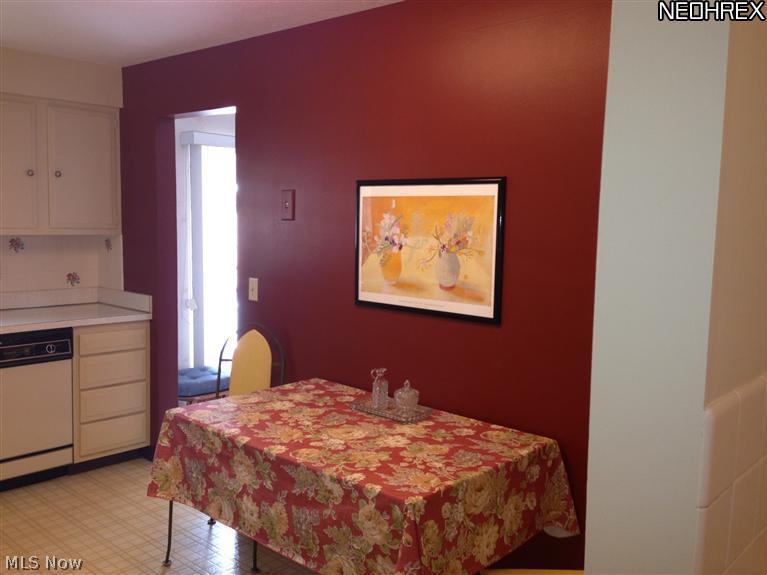 6472 State Road, Unit J17 Parma, OH 44134 - Photo 5 of 23