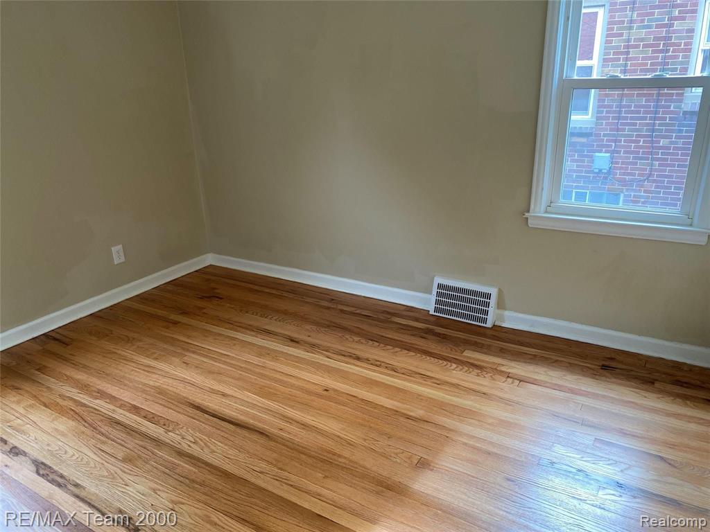 24840 Cherry Street Dearborn, MI 48124 - Photo 9 of 14