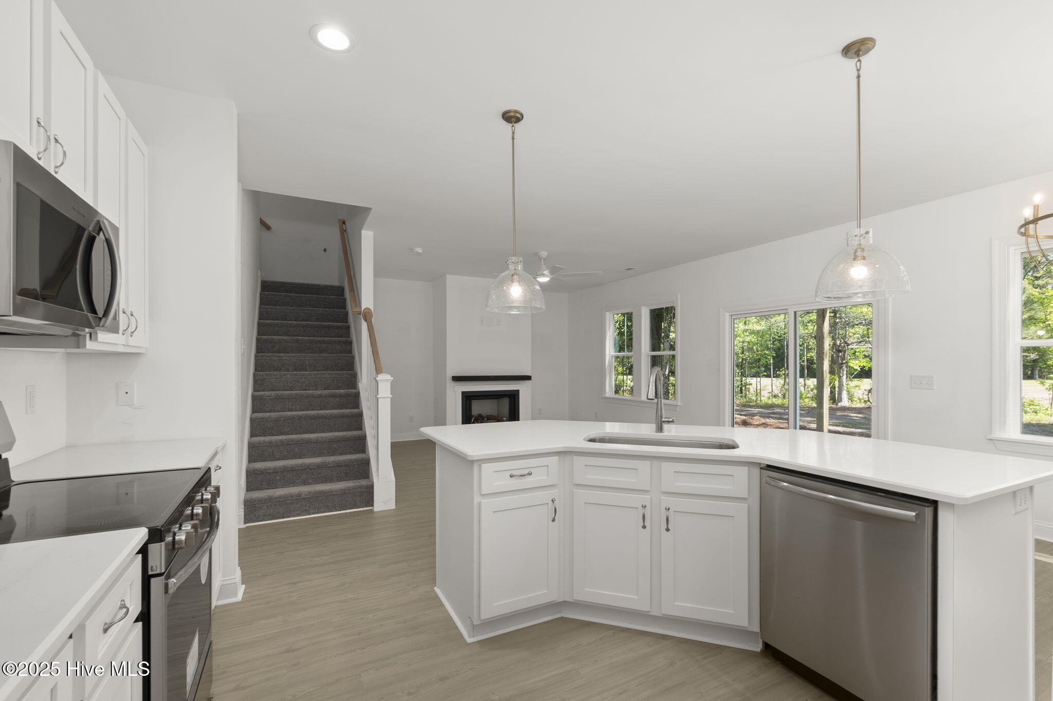 347 McCabe Road Morehead City, NC 28557 - Photo 15 of 45 Kitchen/Dining