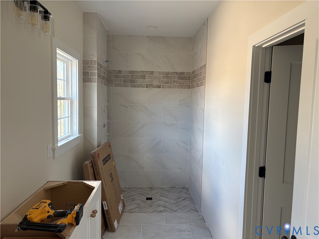 15085 Lebanon Road Disputanta, VA 23842 - Photo 4 of 17 a room with a window