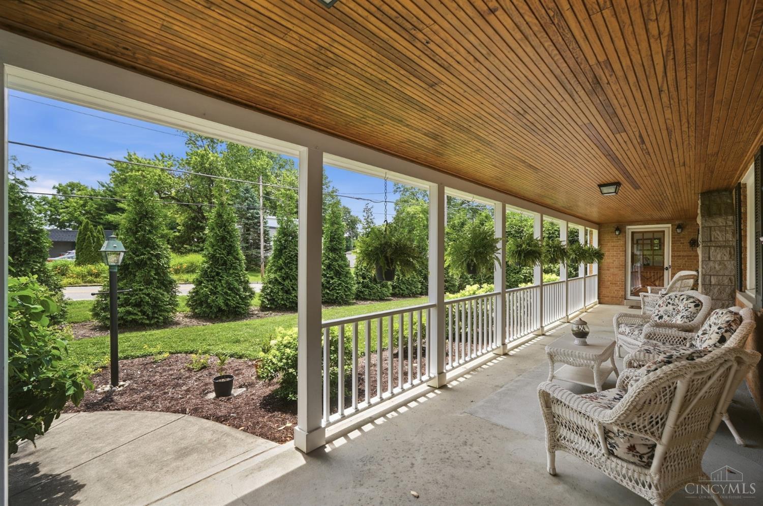 6596 Springdale Road Cincinnati, OH 45247 - Photo 4 of 81