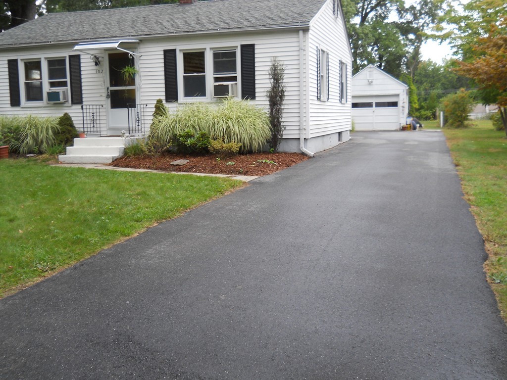 102 Parkerview Street Springfield, MA 01129 - Photo 1 of 15 Gallery Image 1