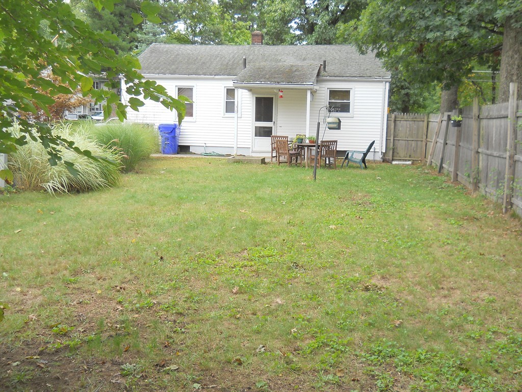 102 Parkerview Street Springfield, MA 01129 - Photo 12 of 15 Gallery Image 12
