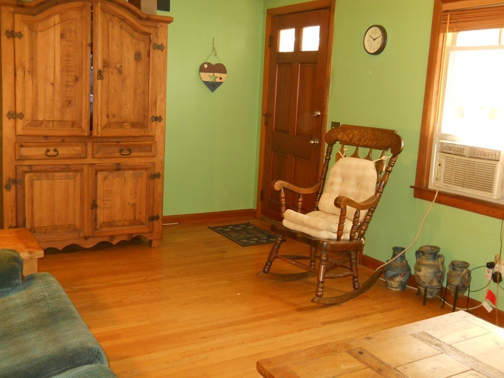 102 Parkerview Street Springfield, MA 01129 - Photo 5 of 15 Gallery Image 5