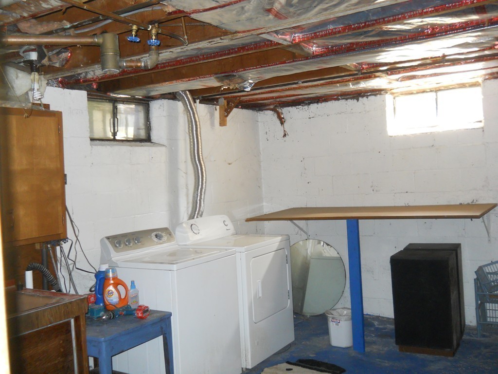 102 Parkerview Street Springfield, MA 01129 - Photo 10 of 15 Gallery Image 10