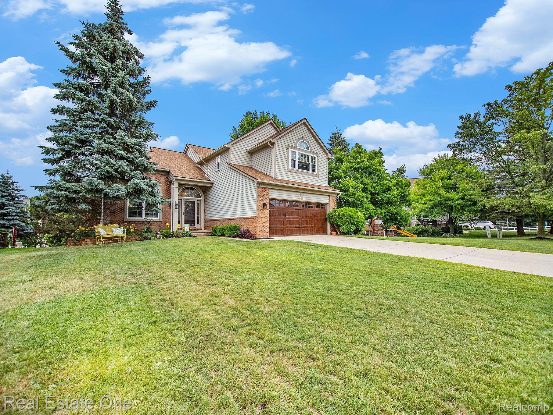 3534 Normandy Drive Rochester, MI 48306 - Photo 2 of 31 Gallery Image 2