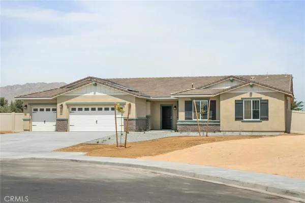 $638,900 | 14857 Desert Lily Court, Apple Valley, CA 92307
