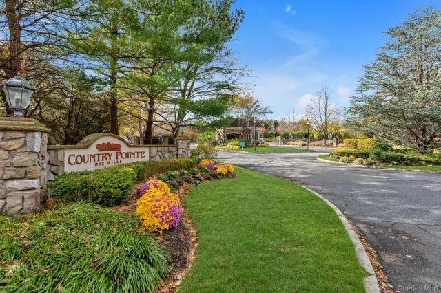 $1,795,000 | 135 Elmwood Drive, Dix Hills, NY 11746