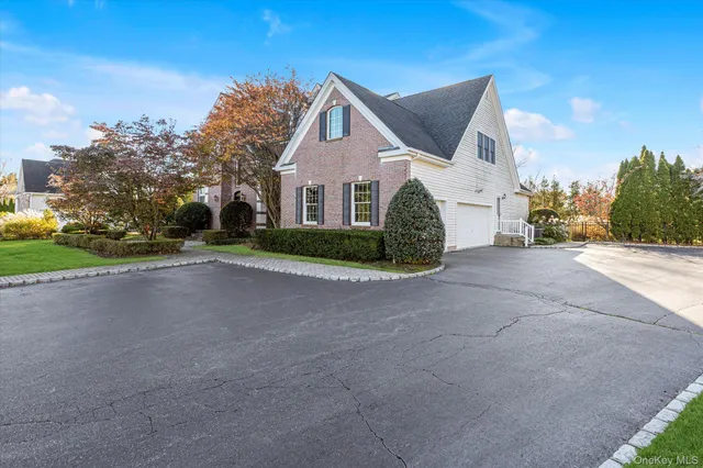 $1,795,000 | 135 Elmwood Drive, Dix Hills, NY 11746