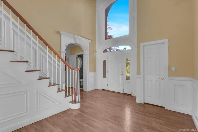 $1,795,000 | 135 Elmwood Drive, Dix Hills, NY 11746