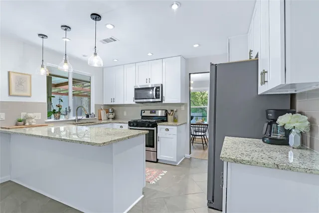 $525,000 | 6203 Breeze Way, Austin, TX 78723