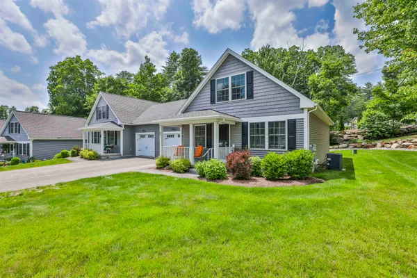 $475,000 | 8 Cedar Way, Unit B, Goffstown, NH 03045