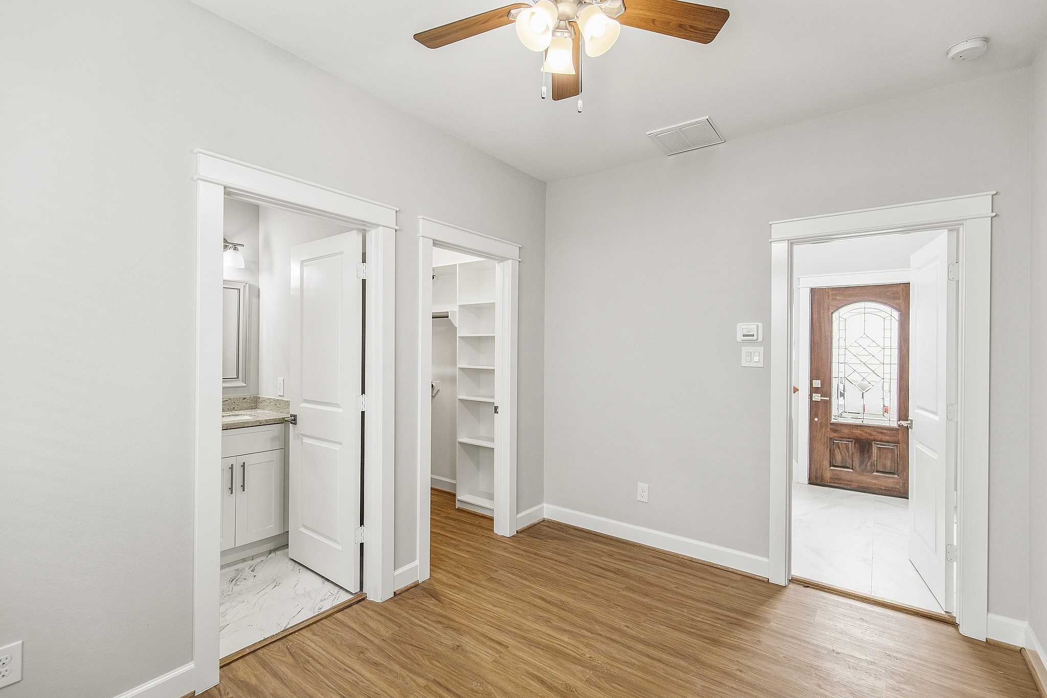 603 H Link Road Houston, TX 77009 - Photo 35 of 47 COMPLETED HOME FEATURES MAY VARY SLIGHTLY