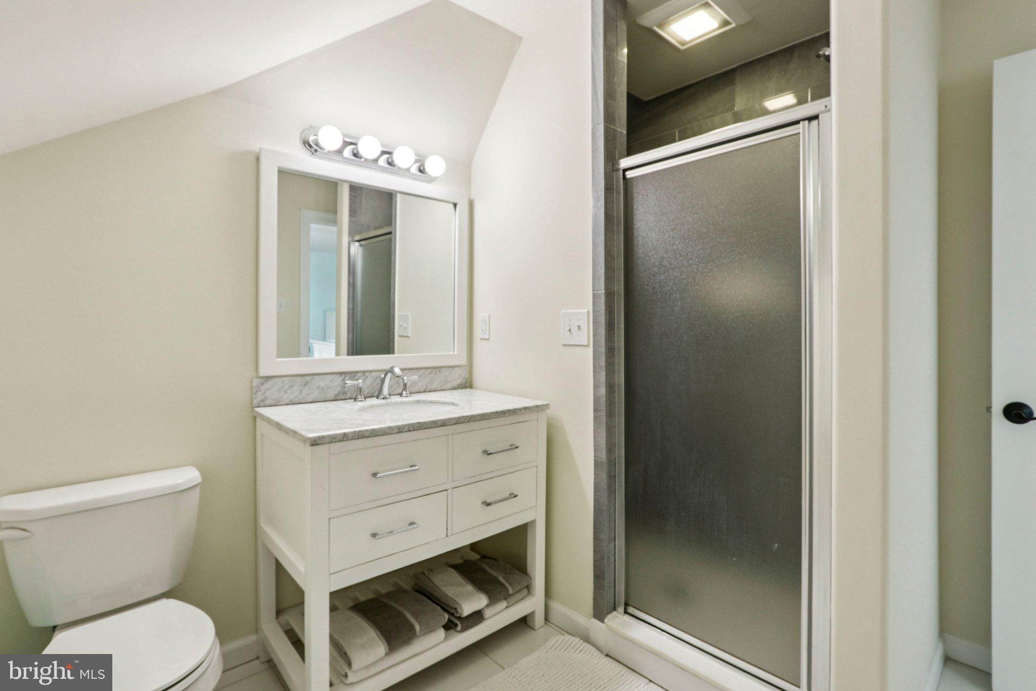 486 Church Road Devon, PA 19333 - Photo 51 of 83 Ensuite bathroom #3