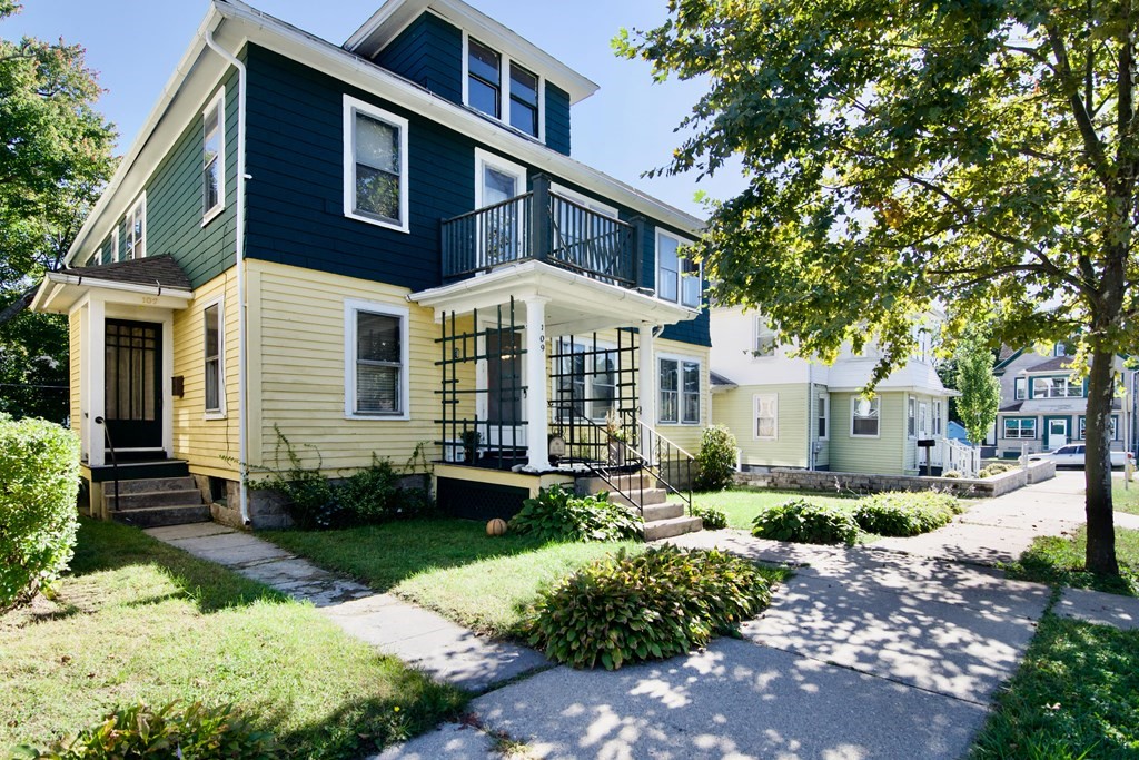 107-109 Rochelle Street Springfield, MA 01109 - Photo 1 of 42 Gallery Image 1